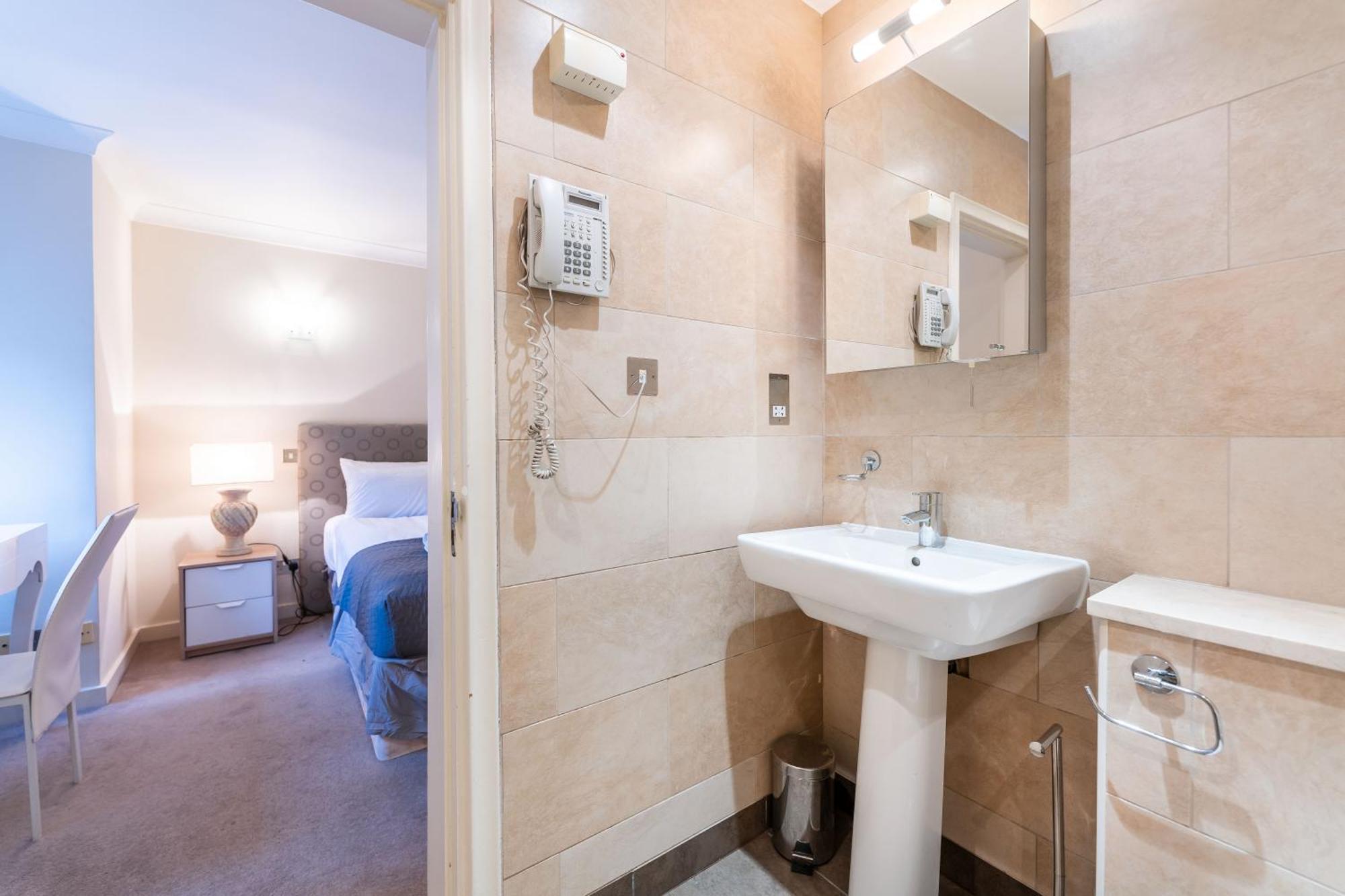 Apartment Luxury 6 Bedroom House In Southwick Street *