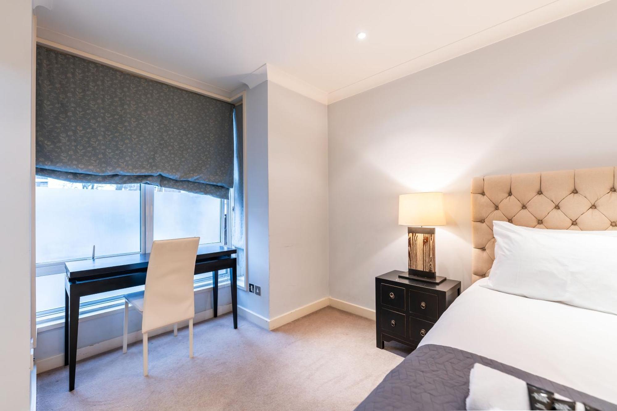 Apartment Luxury 6 Bedroom House In Southwick Street *