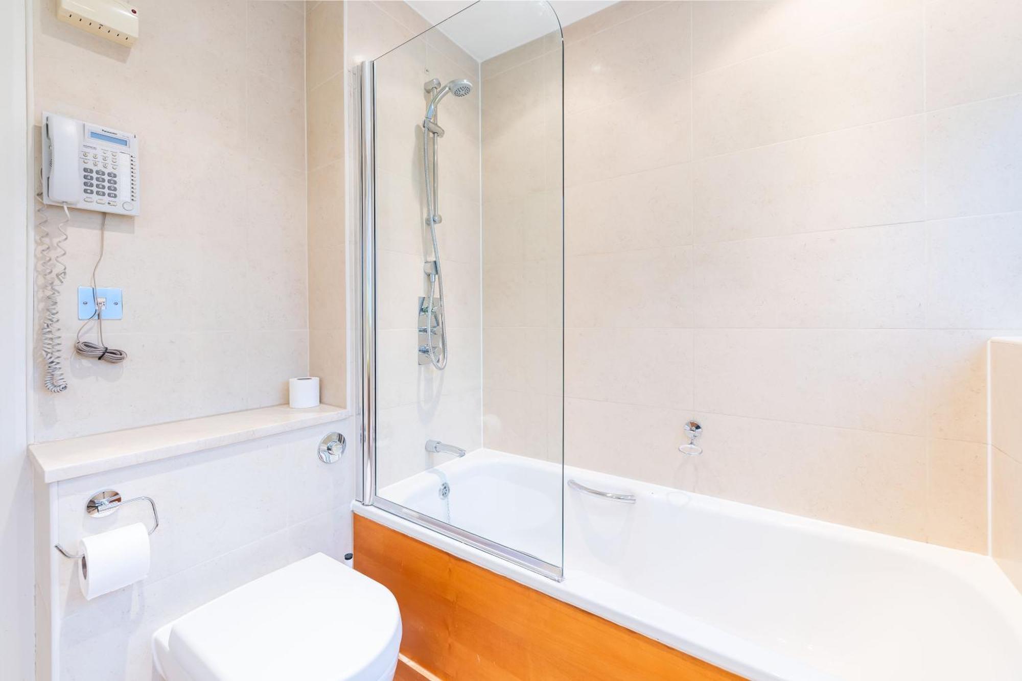 Apartment Luxury 6 Bedroom House In Southwick Street *