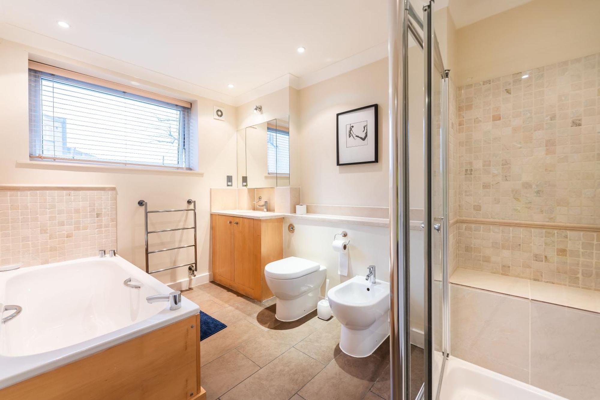 Apartment Luxury 6 Bedroom House In Southwick Street *