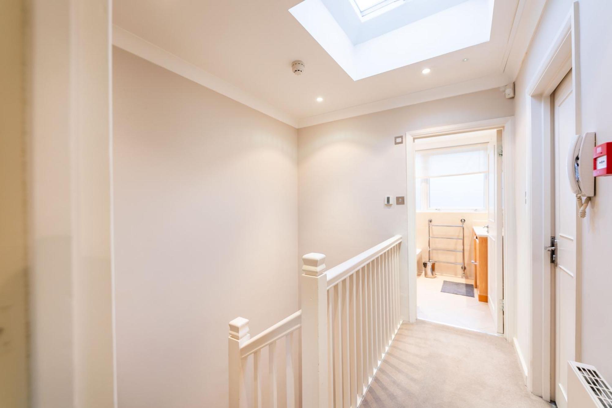 Apartment Luxury 6 Bedroom House In Southwick Street