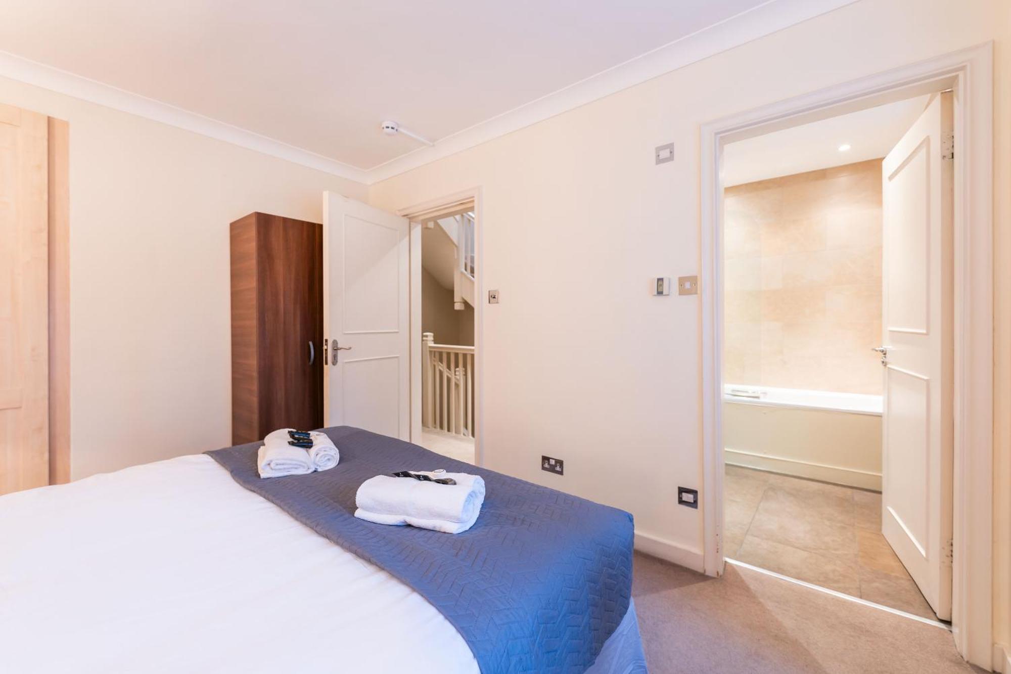 Apartment Luxury 6 Bedroom House In Southwick Street