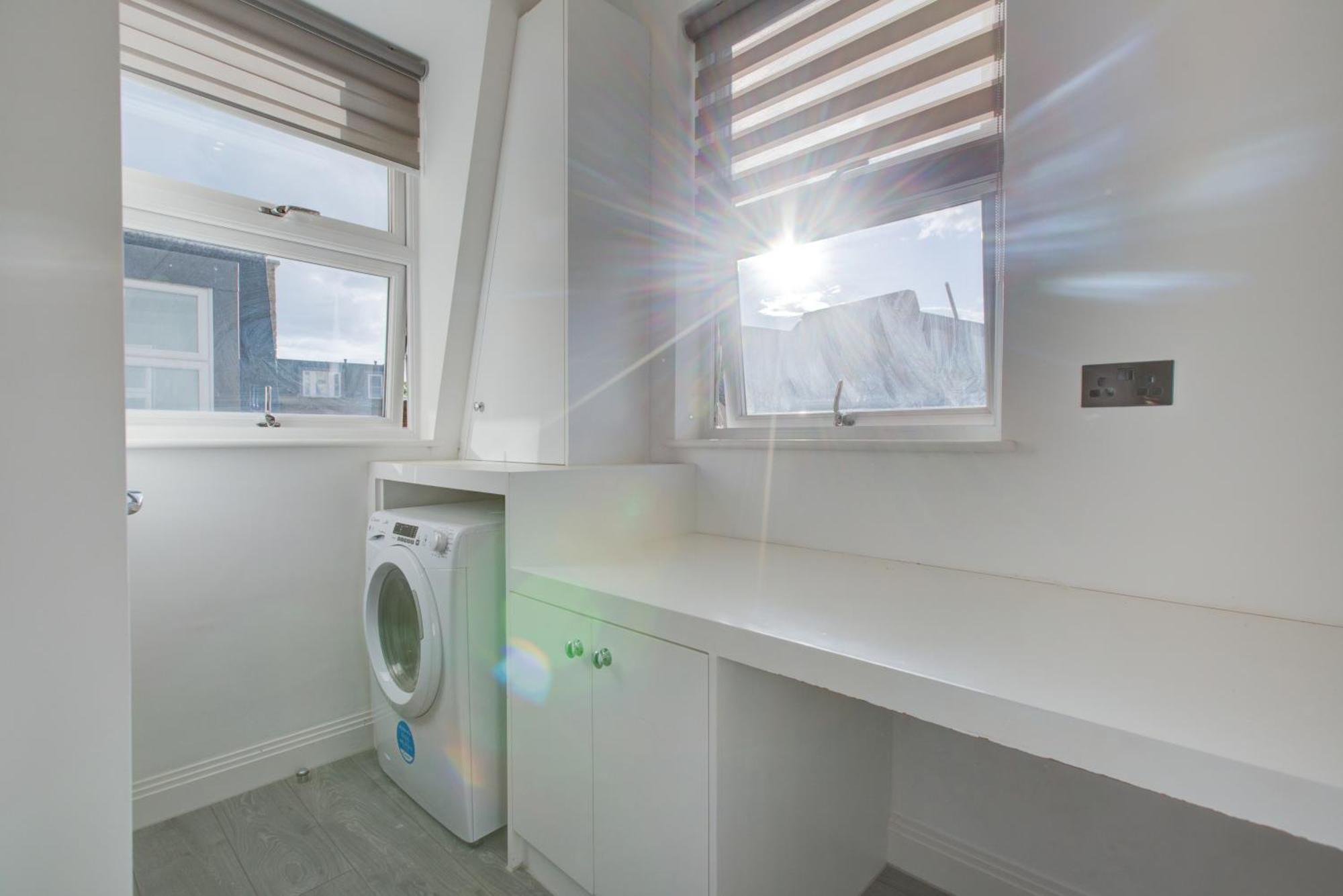 Hybrid Resi - Fulham Near Chelsea And Putney * Londen