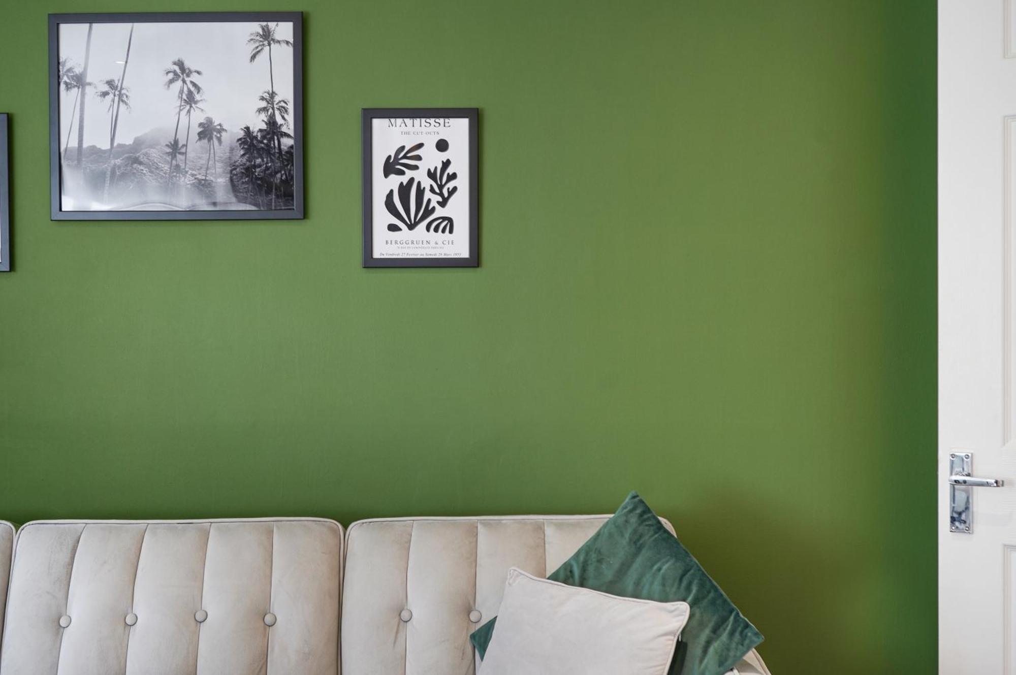 Stylish 3 Bedroom House Close To Streatham Hill Station Holiday home