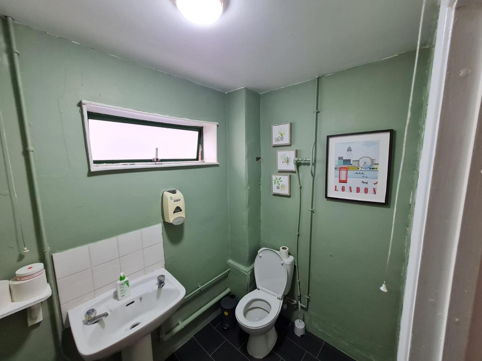 E2 * London