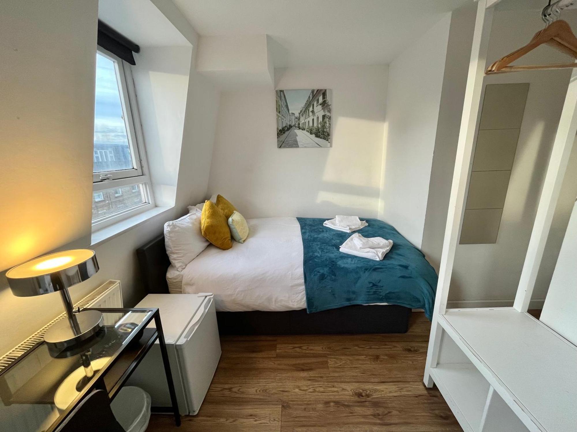 Kamilla's Zone-1 * London