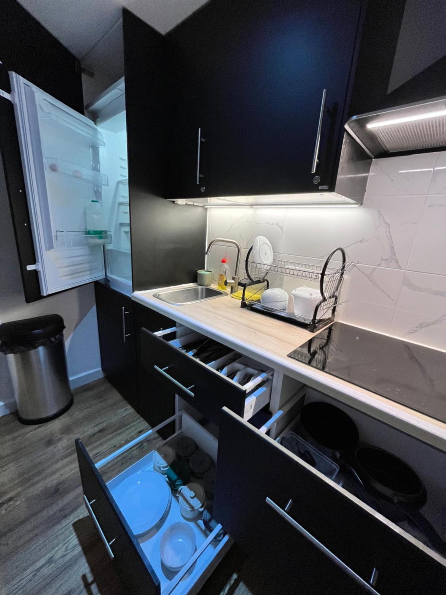 Kamilla's Zone-1 * London