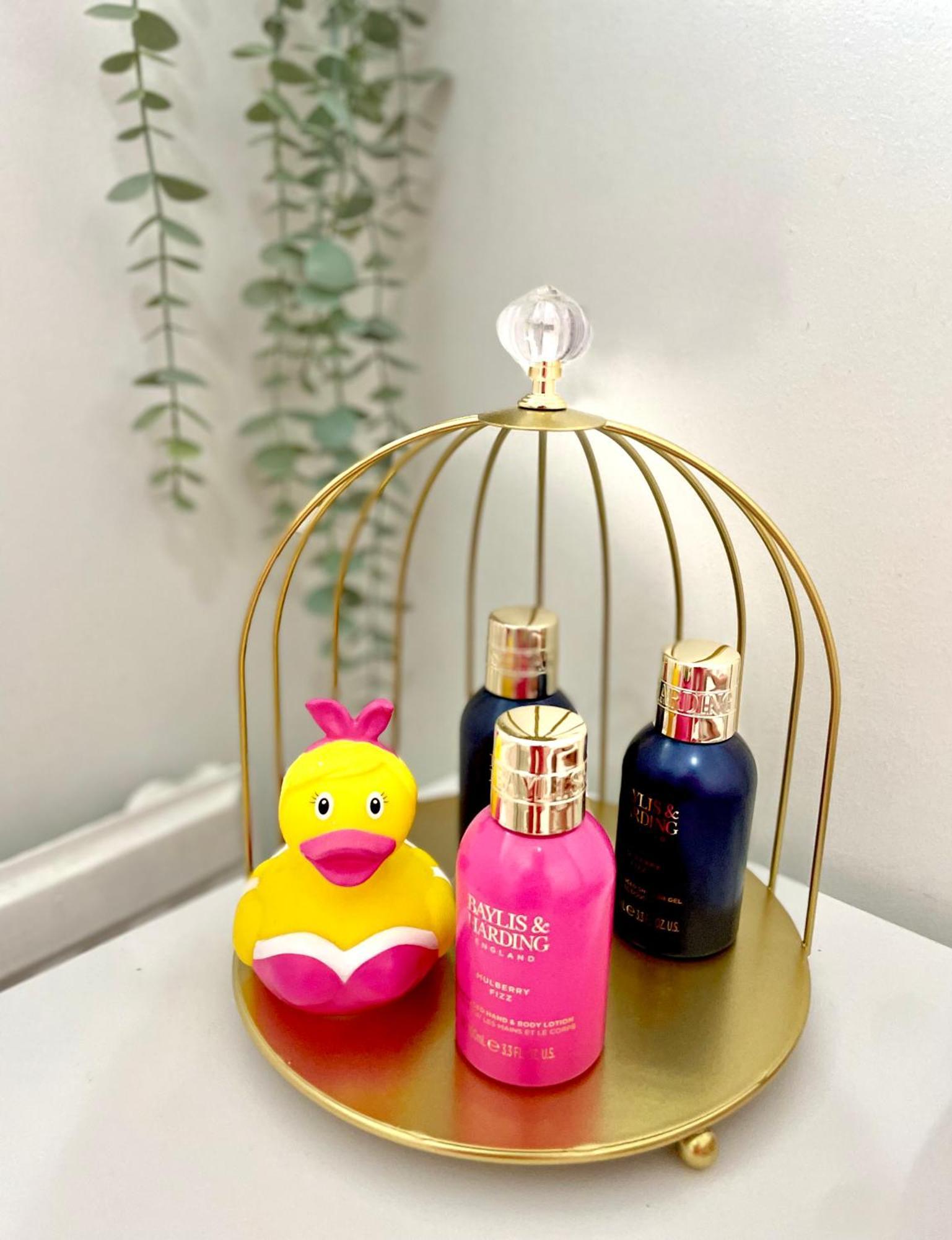 Apartment Stylish Pink Oasis In Wimbledon *