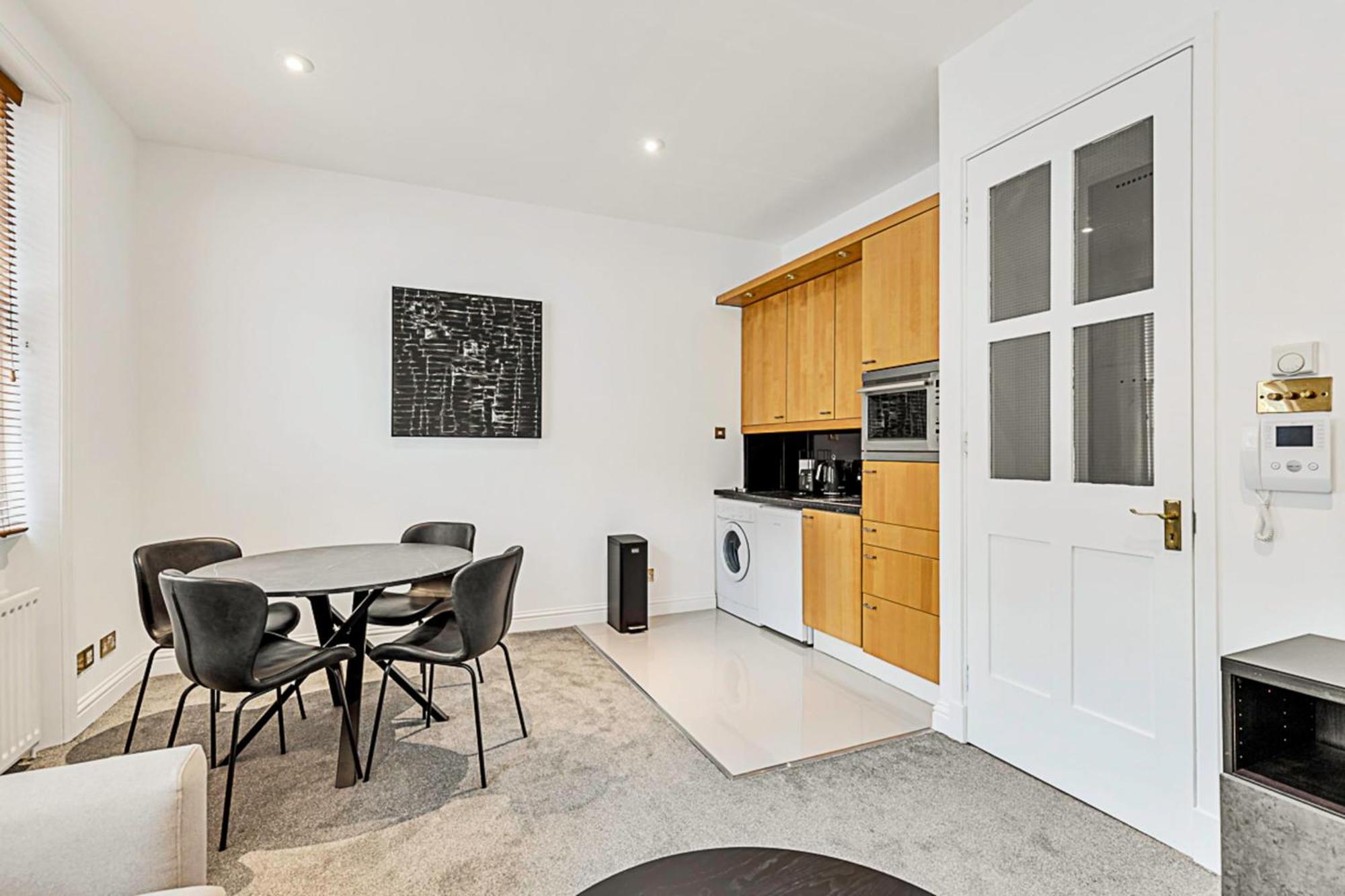 A One-bedroom Situated In Londen