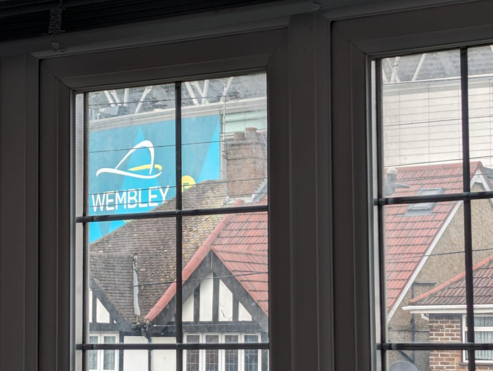 Gasthof The Manor In Wembley *