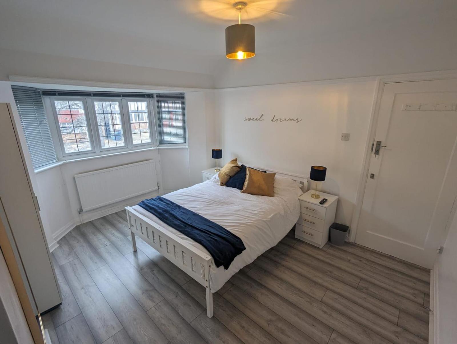 The Manor In Wembley Guest house London