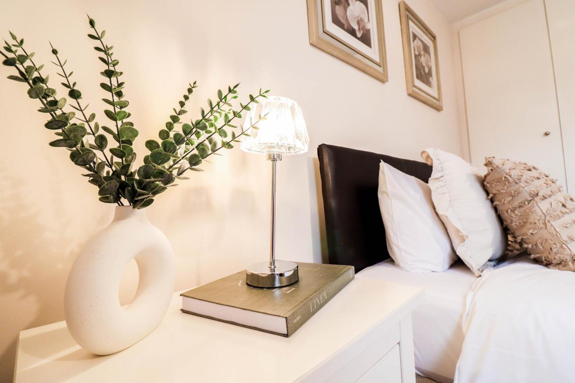 Apartment Gorgeous 2-bedroom London