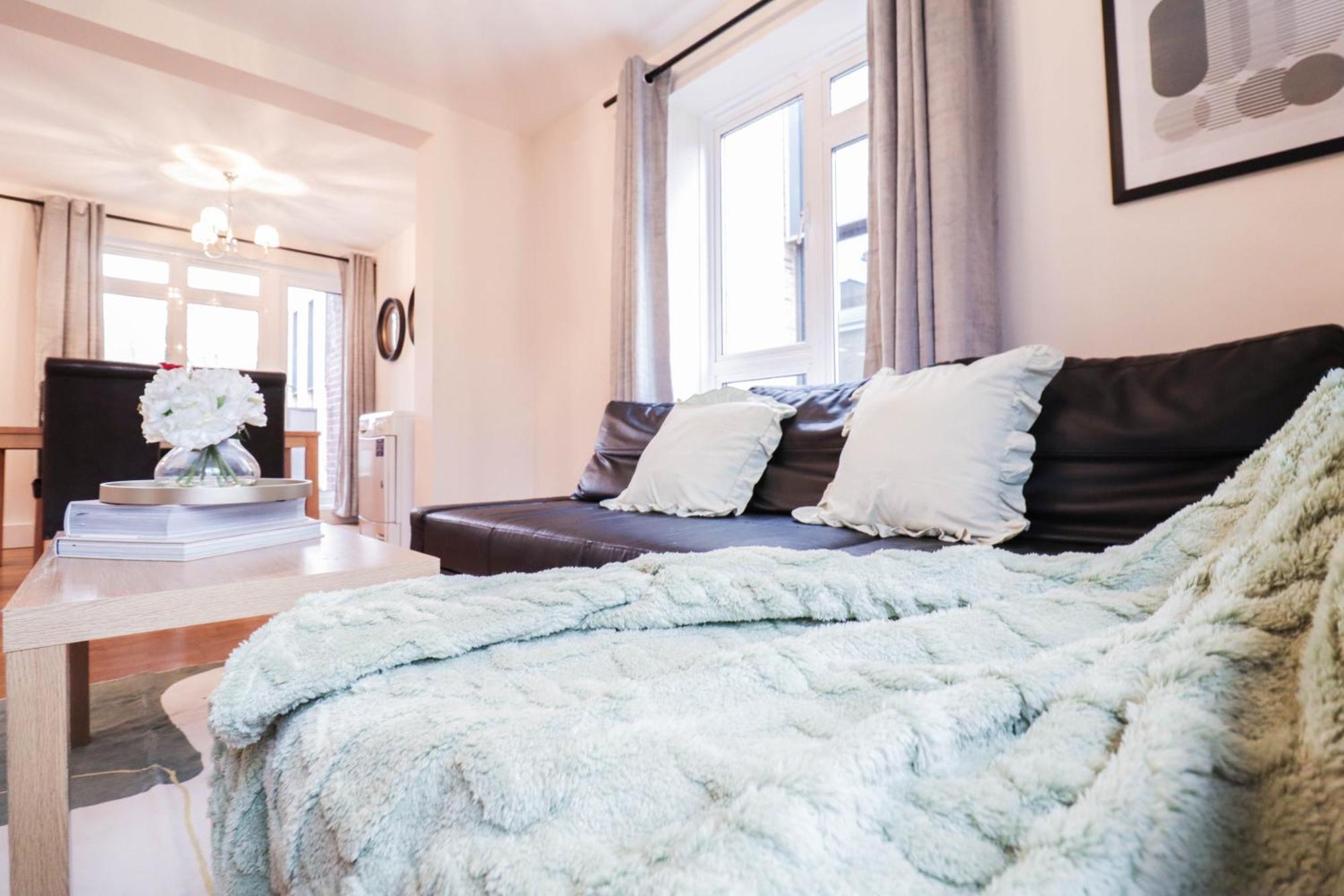 Apartment Gorgeous 2-bedroom London