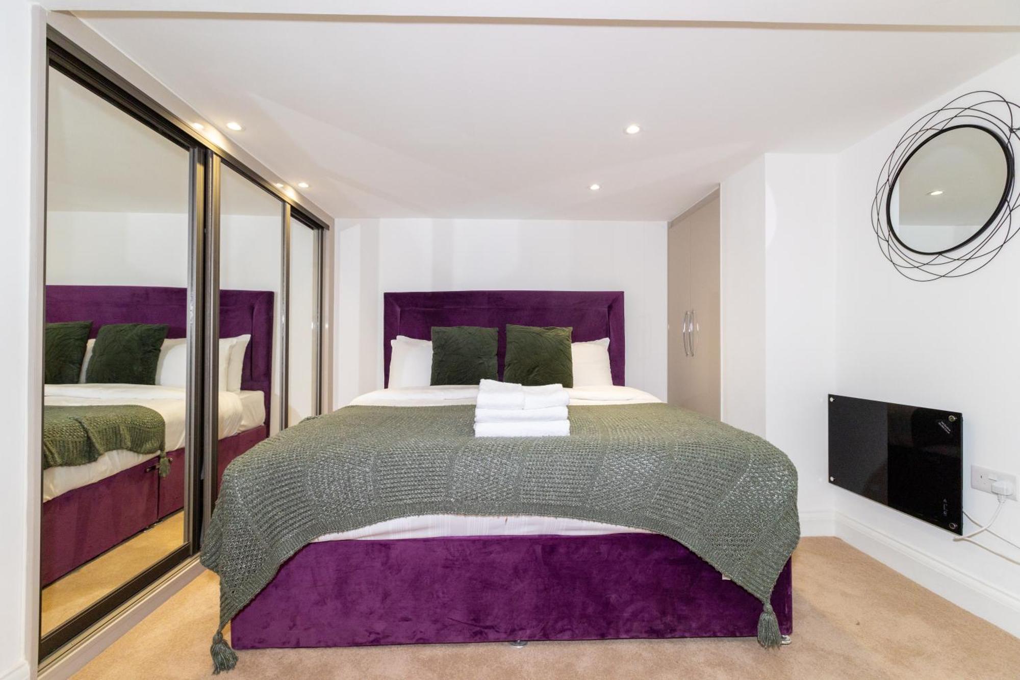 Chic 2-bedroom Retreat In The Heart Of Westminster Apartment