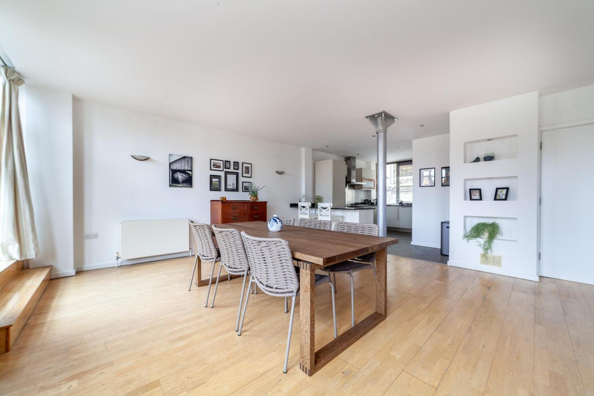 Elegance & Chic Design - 2-bedroom Haven Apartment