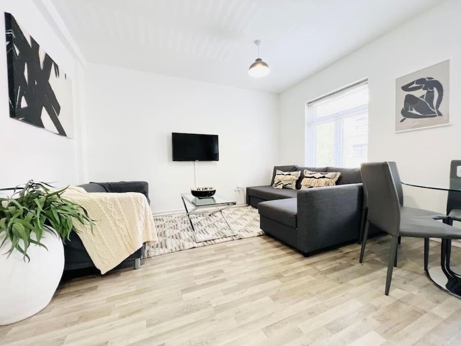 2 Bed Apartment- Finsbury Park Station C