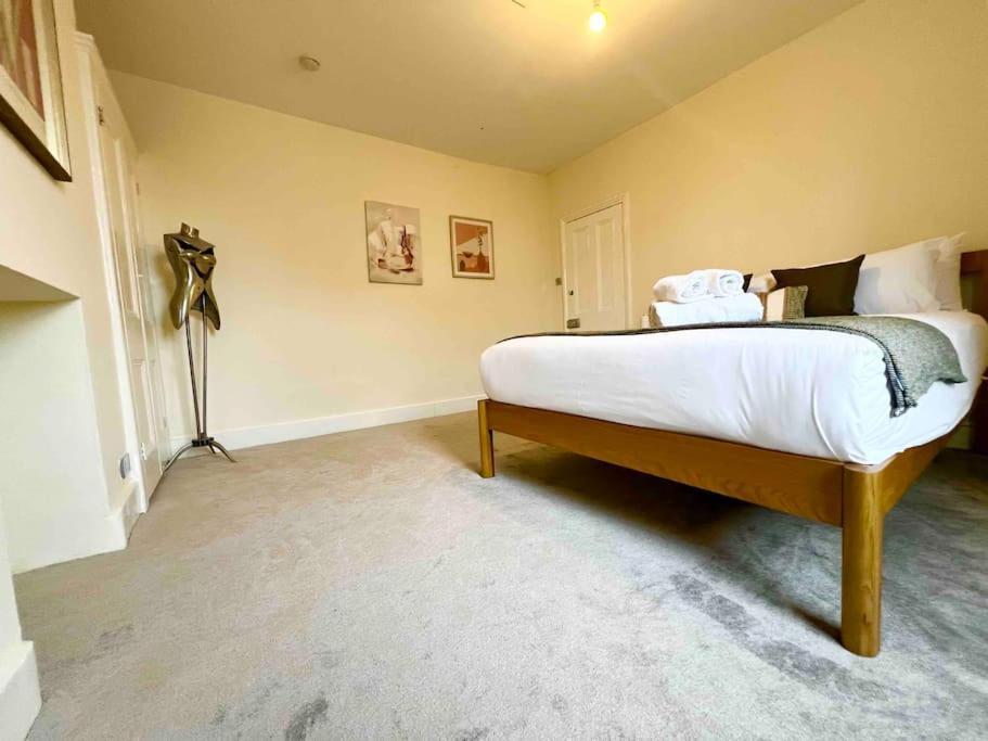 Appartement 4 Bed Apartment- Archway Station *