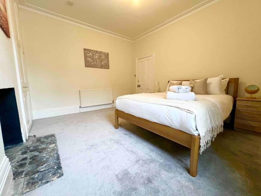 Appartement 4 Bed Apartment- Archway Station *