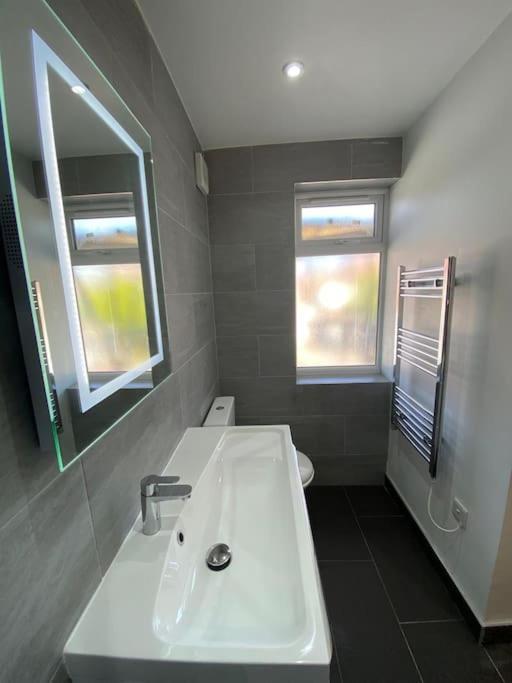 New! Brand New Beautiful Modern Appartement *