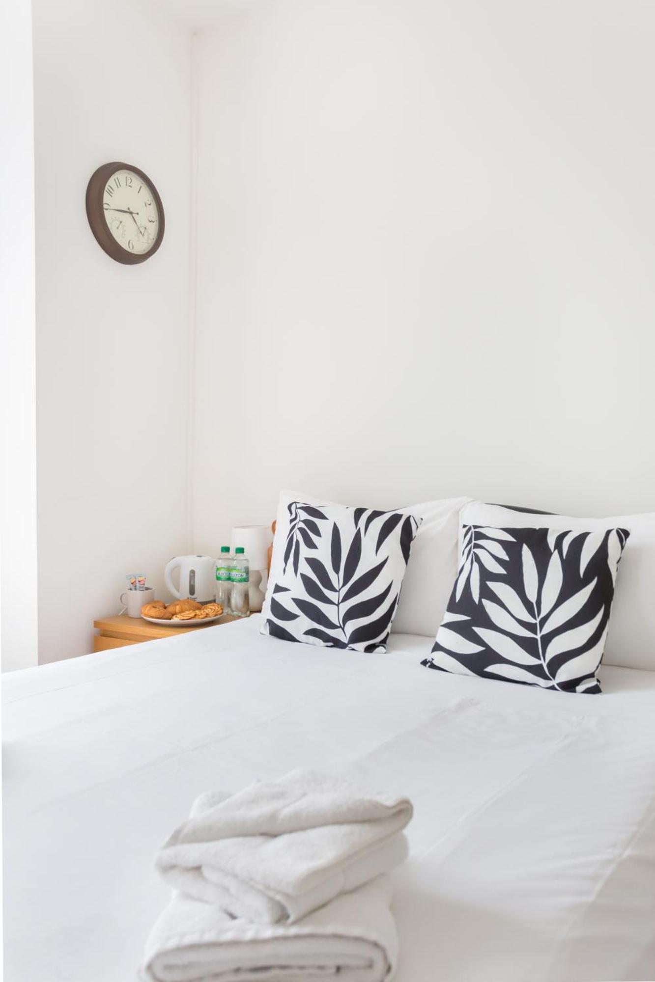 Ferienhaus Wood Budget - Next To Mall & Metro Station - 10 Min To Center