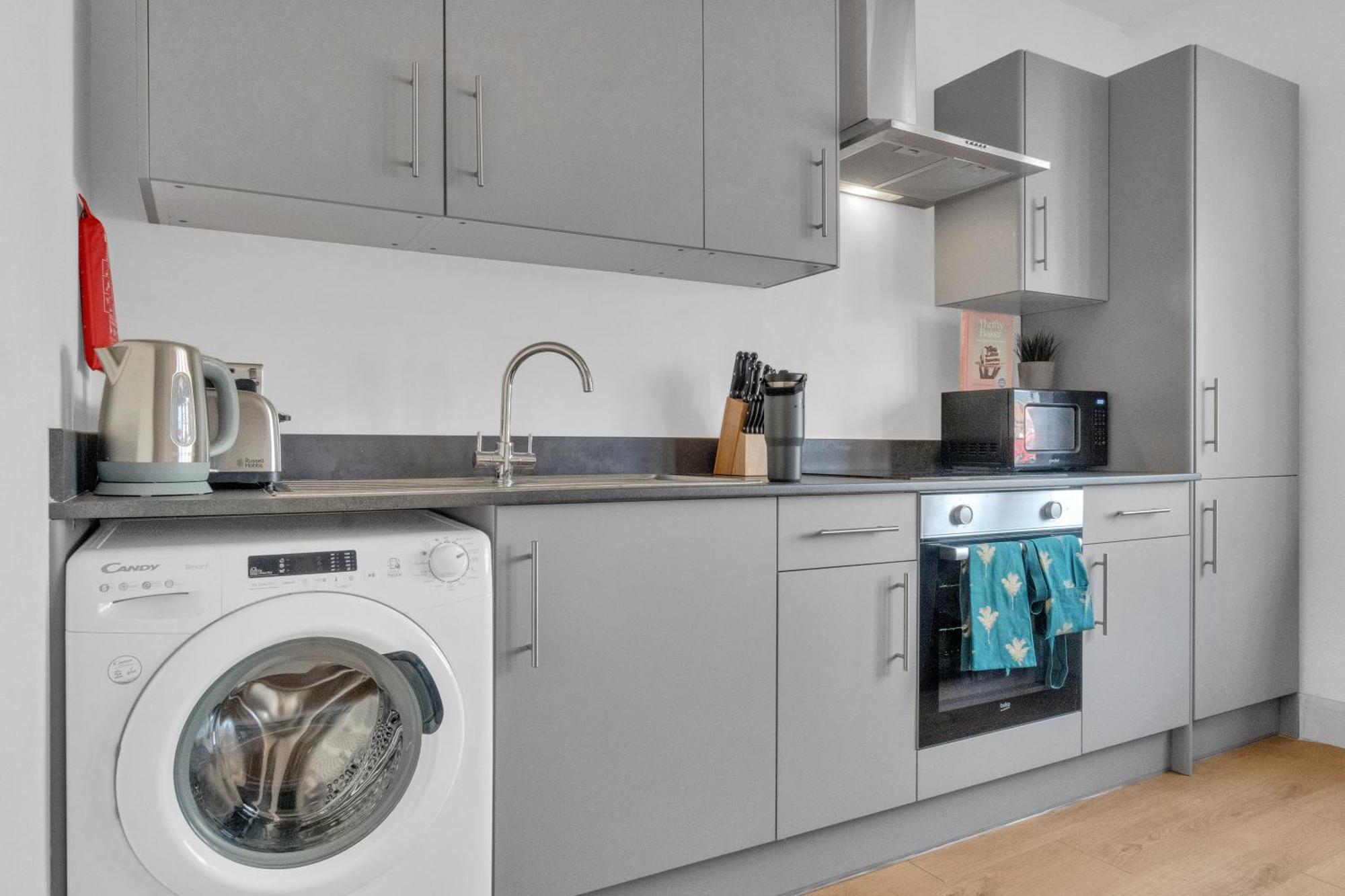 Homely - West Putney Apartment