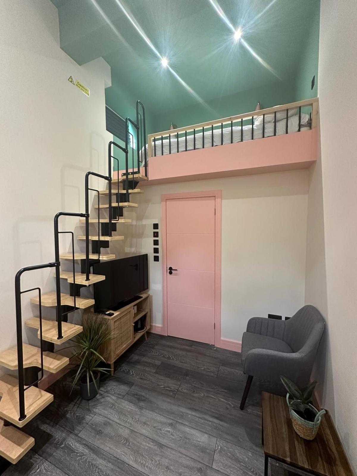Cozy En-suite Loft In Trendy Local Gasthuis