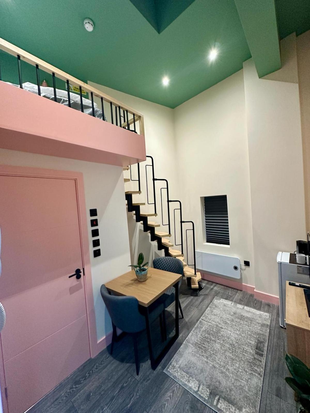 Cozy En-suite Loft In Trendy Local Gasthuis Londen