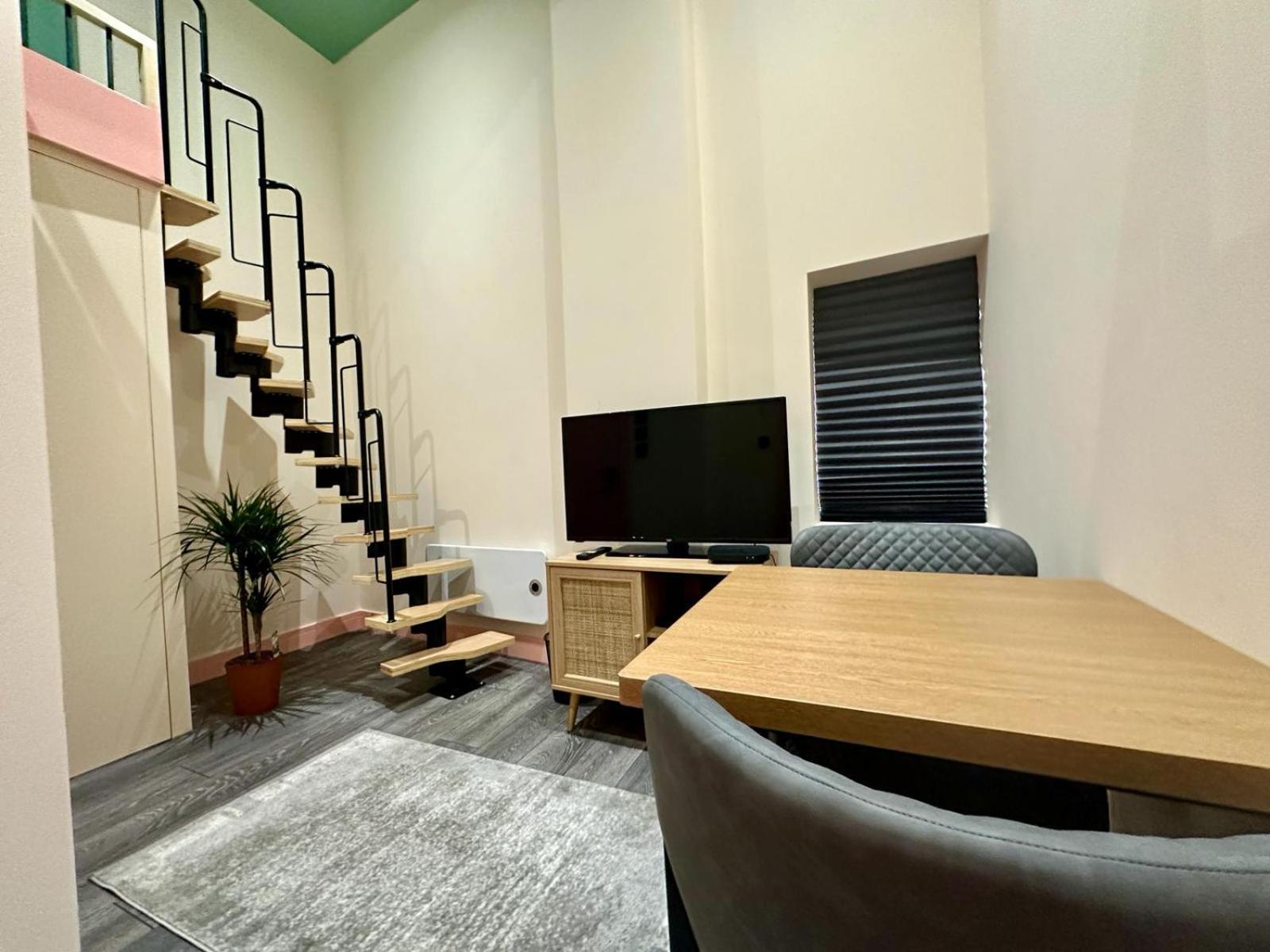 Cozy En-suite Loft In Trendy Local * Londen