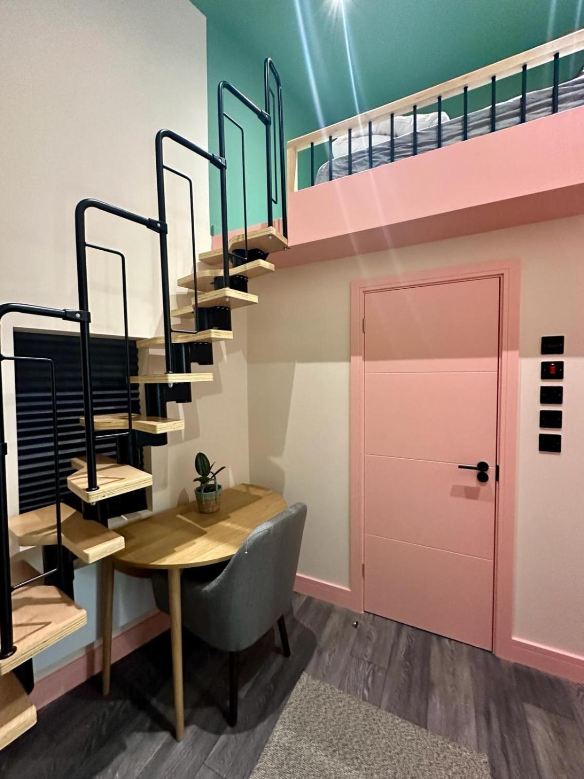 Gasthuis Cozy En-suite Loft In Trendy Local