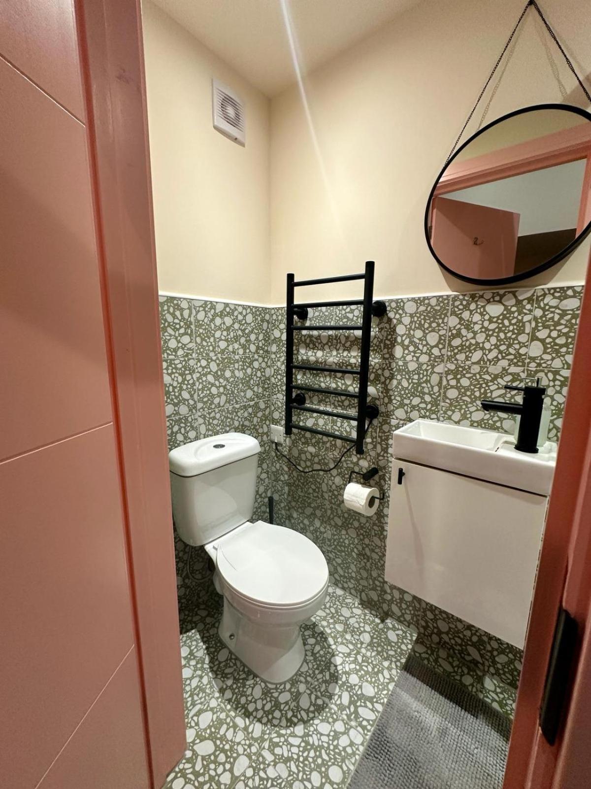 Gasthuis Cozy En-suite Loft In Trendy Local Londen
