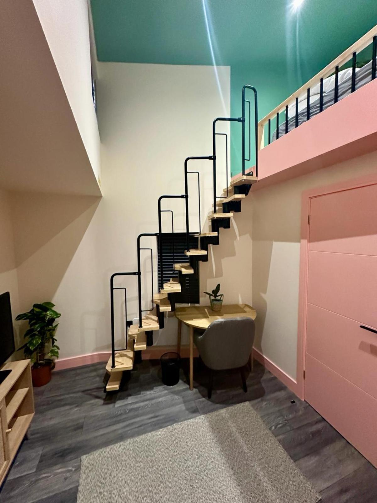 Cozy En-suite Loft In Trendy Local Gasthuis Londen