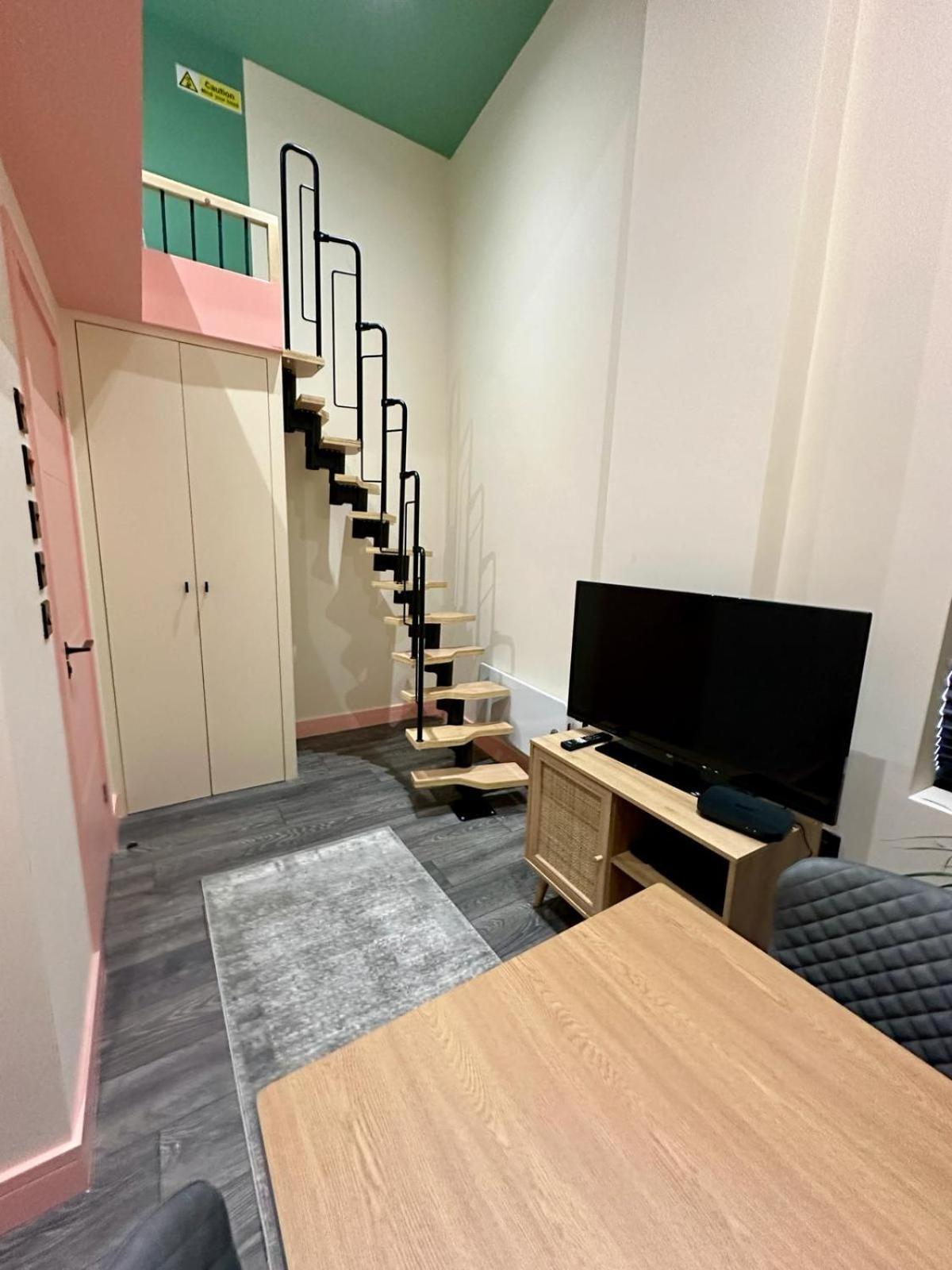Cozy En-suite Loft In Trendy Local Gasthuis *