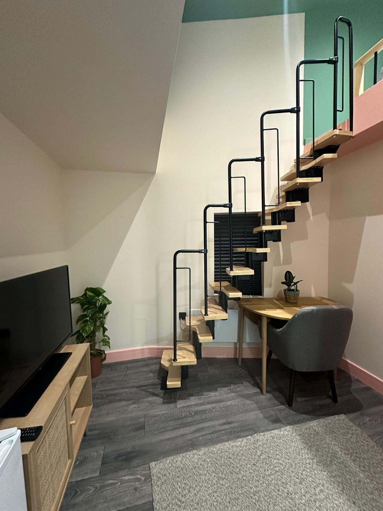 Cozy En-suite Loft In Trendy Local Gasthuis