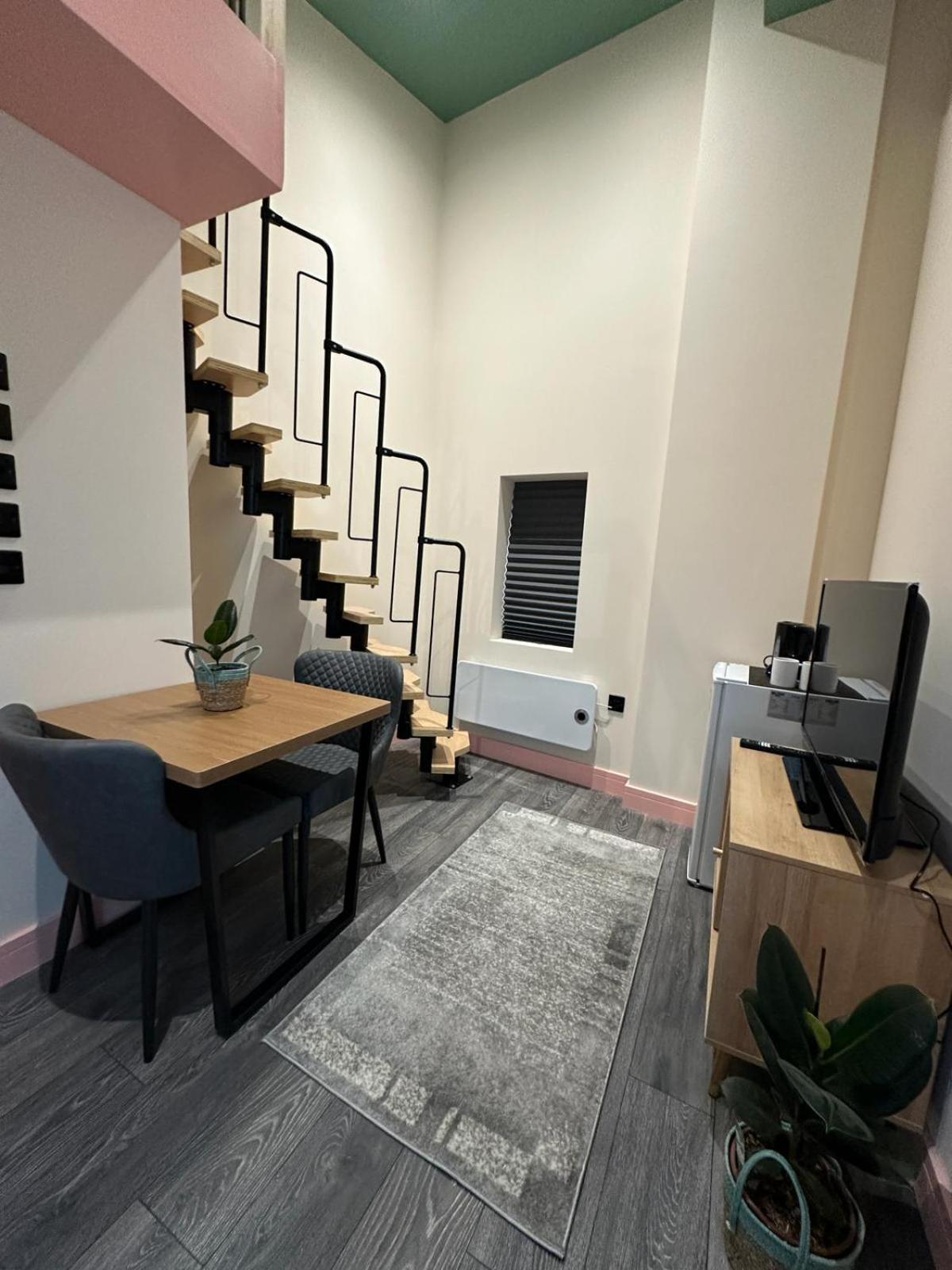 Cozy En-suite Loft In Trendy Local * Londen