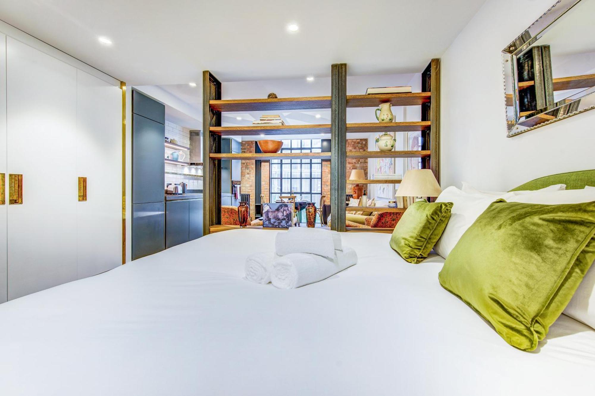 Apartment 53 Degrees London: Pristine Long-term *