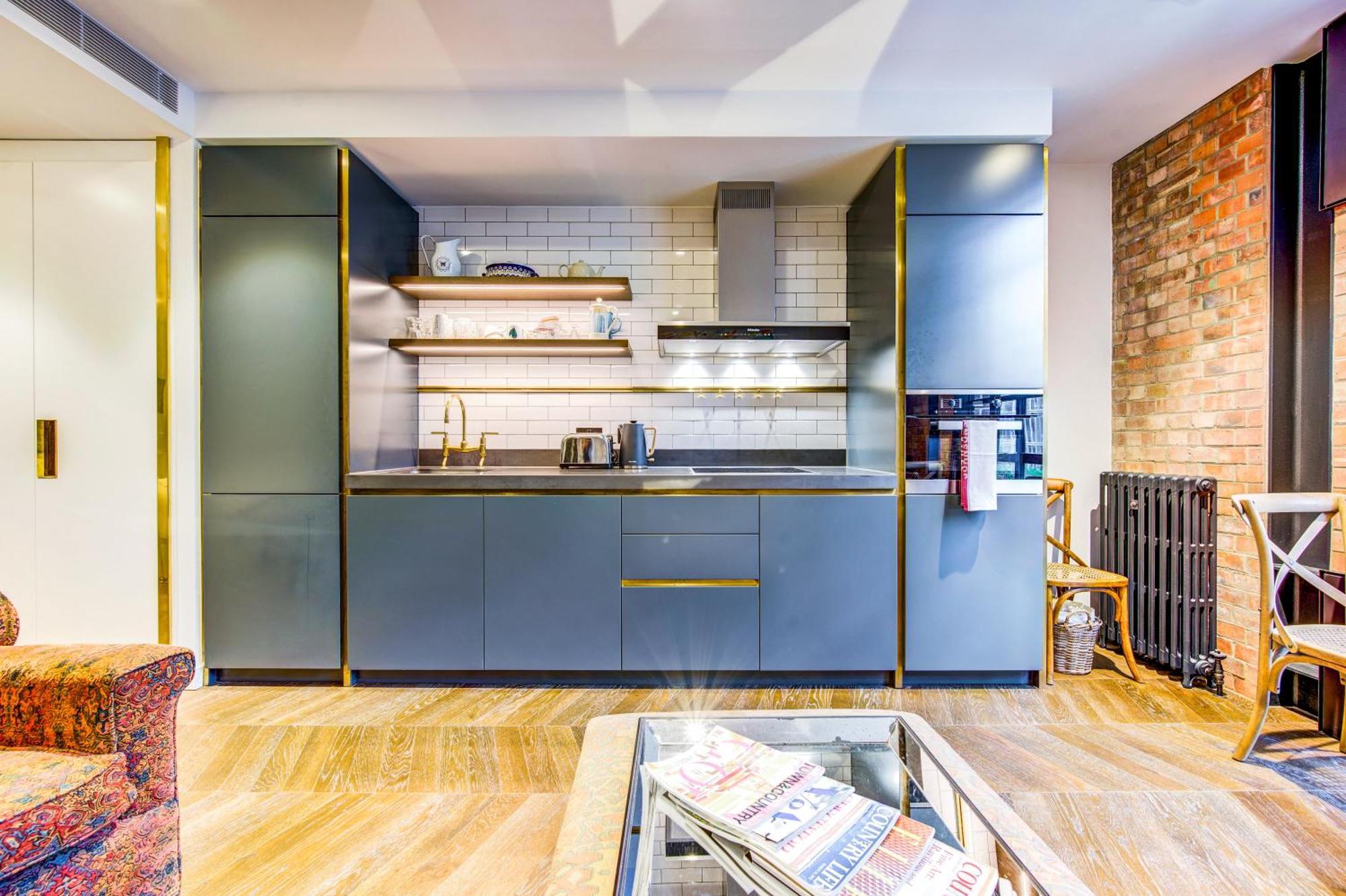 Apartment 53 Degrees London: Pristine Long-term *