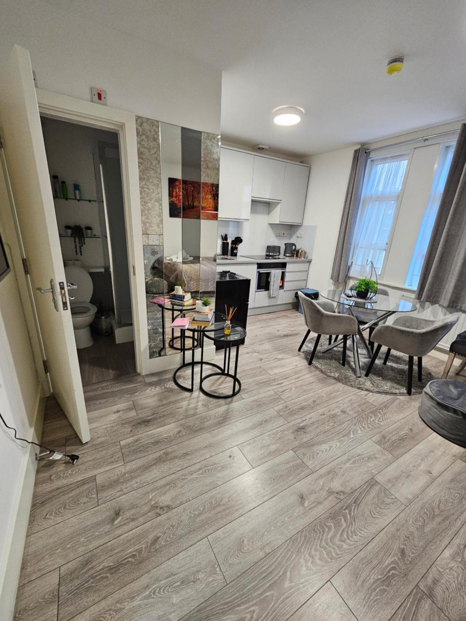 Apartment Newly Refurbished In Kensal F *