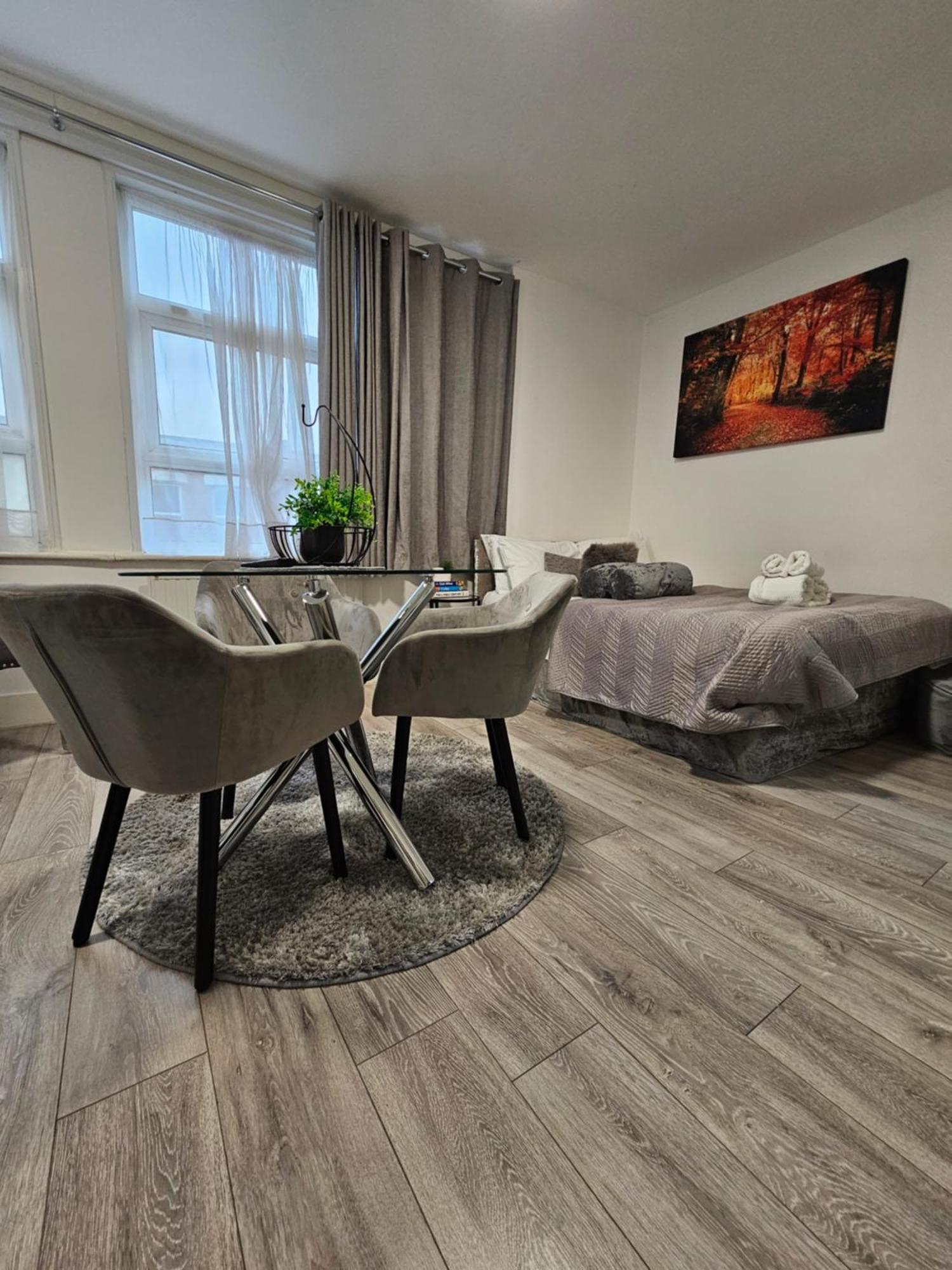 Appartement Newly Refurbished In Kensal F Londen