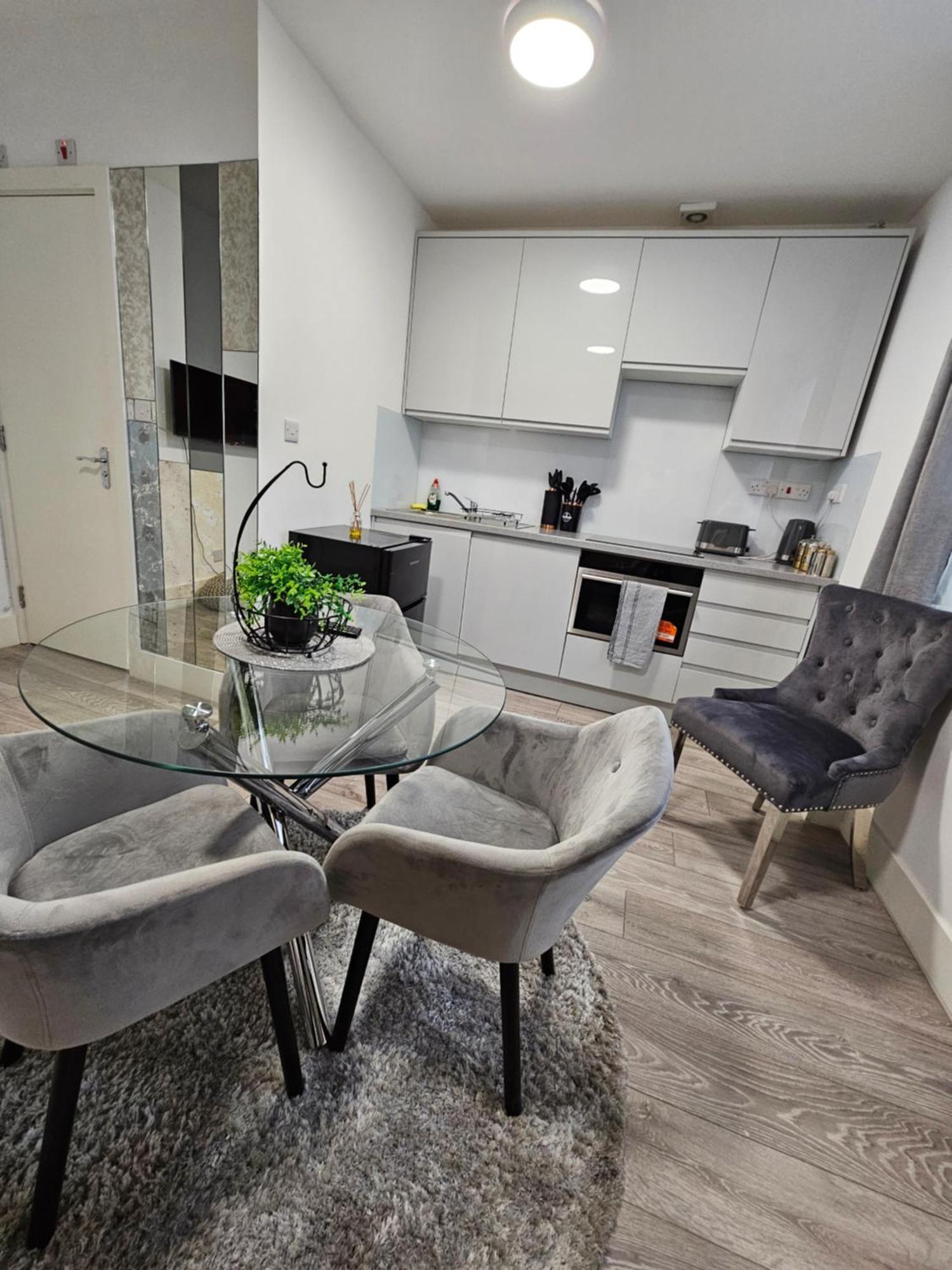Newly Refurbished In Kensal F Apartment London