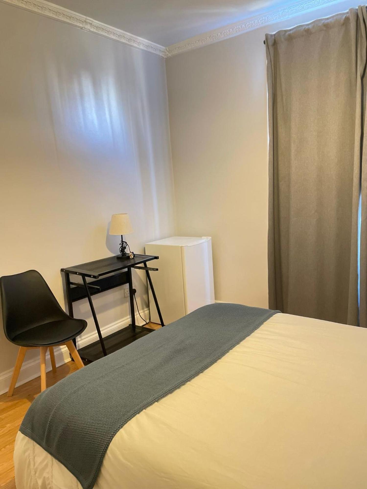 Dalston's Guest house *