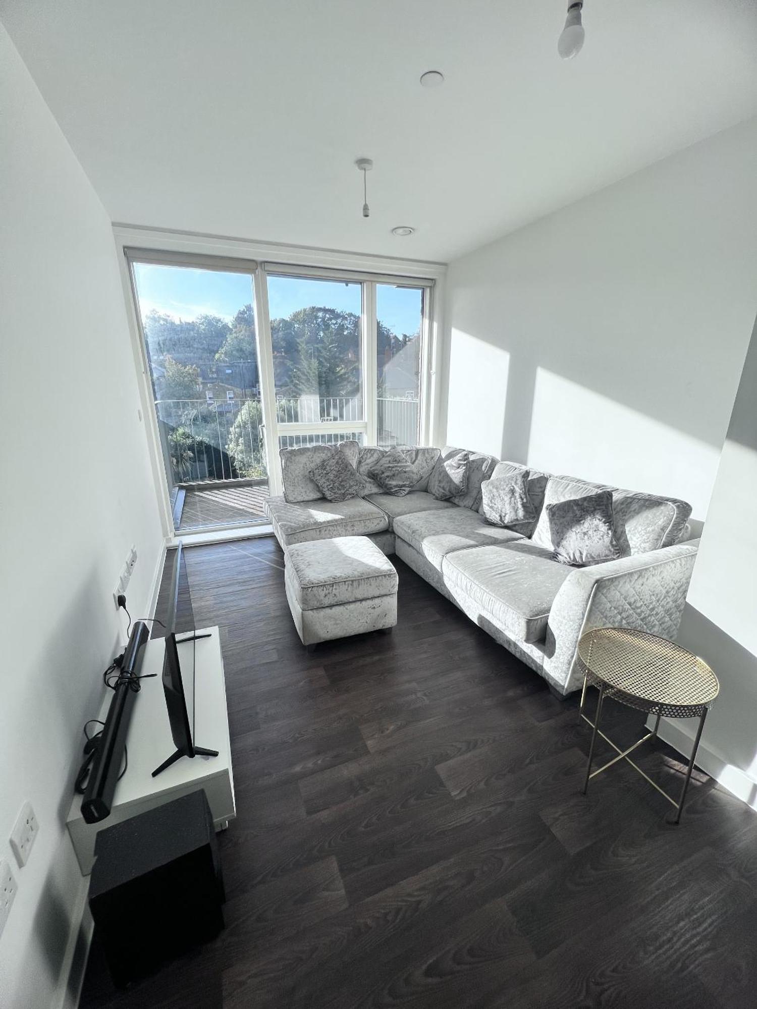 Private Flat In Apartment *