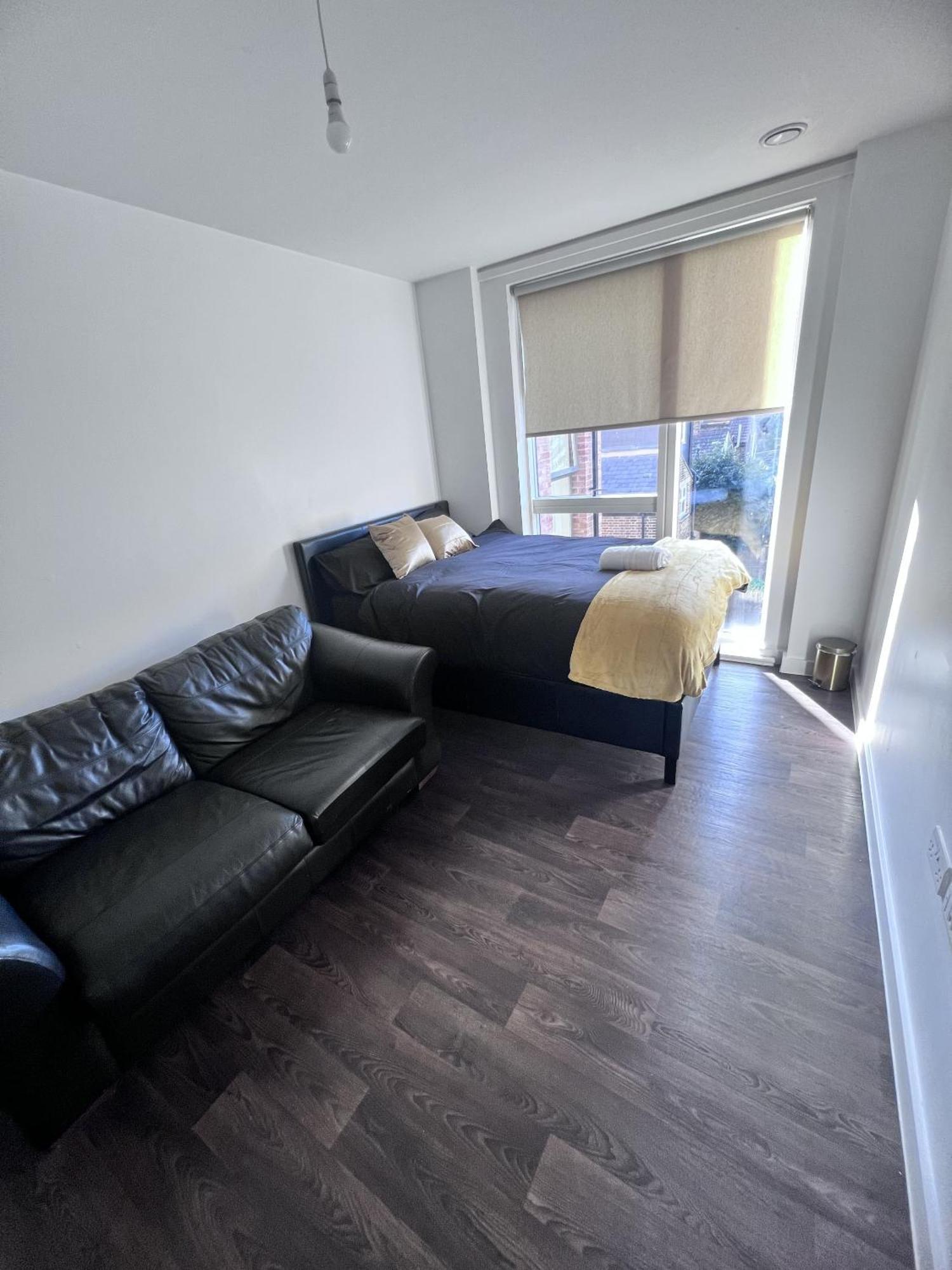 Private Flat In Apartment *