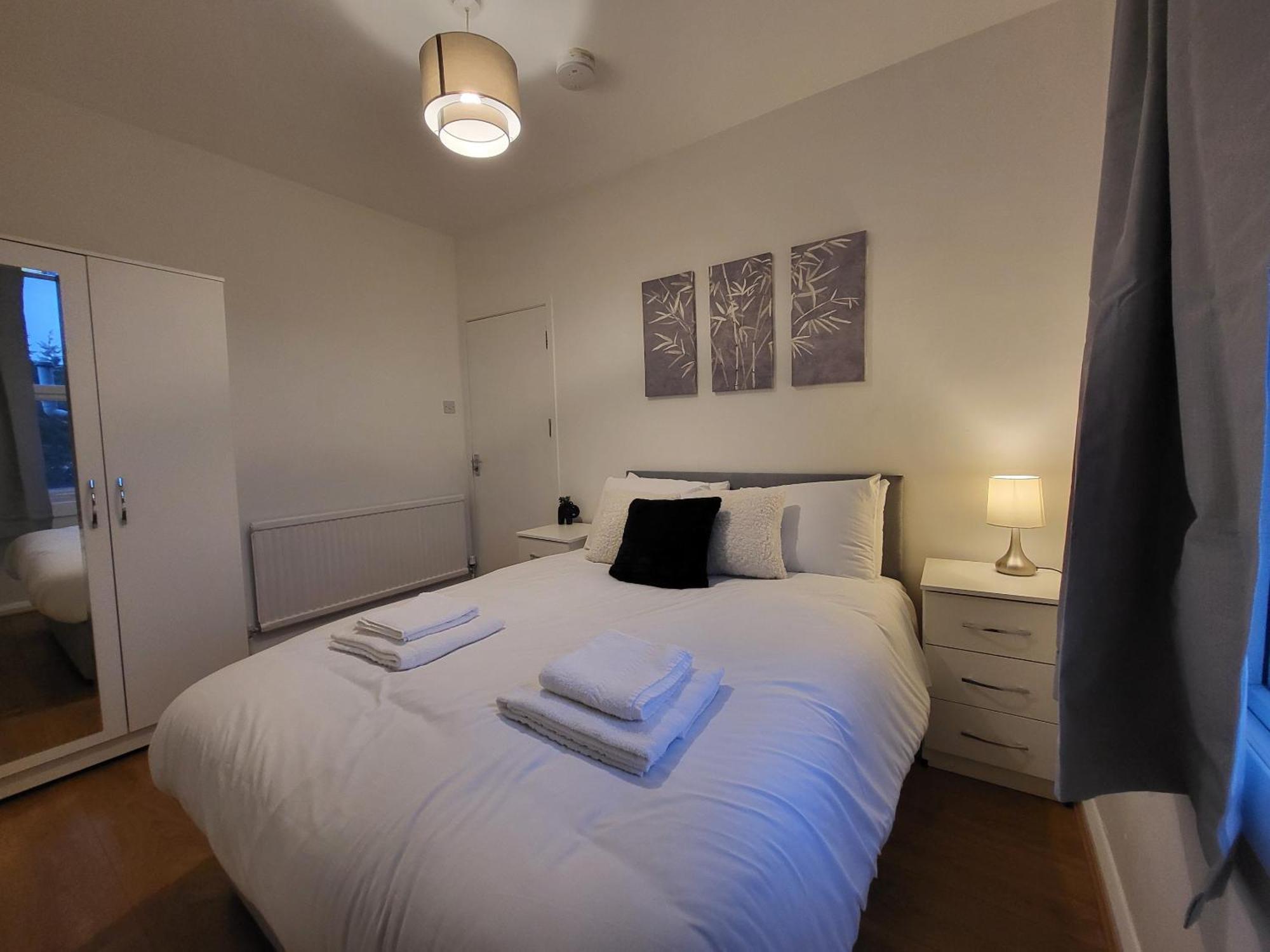 Apartment 5br Retreat - Walk To Tube, Explore