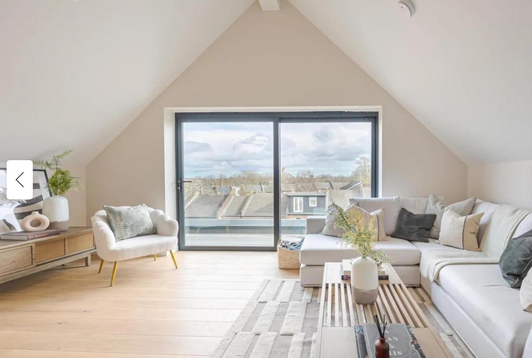 Kings Mews Elegance: City Sparrow's Premier 3-bedroom Residences Apartment London