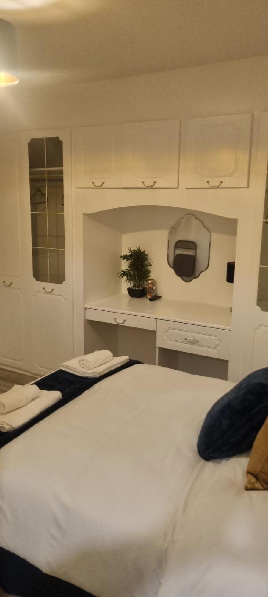 Guest house The Manor In Wembley London
