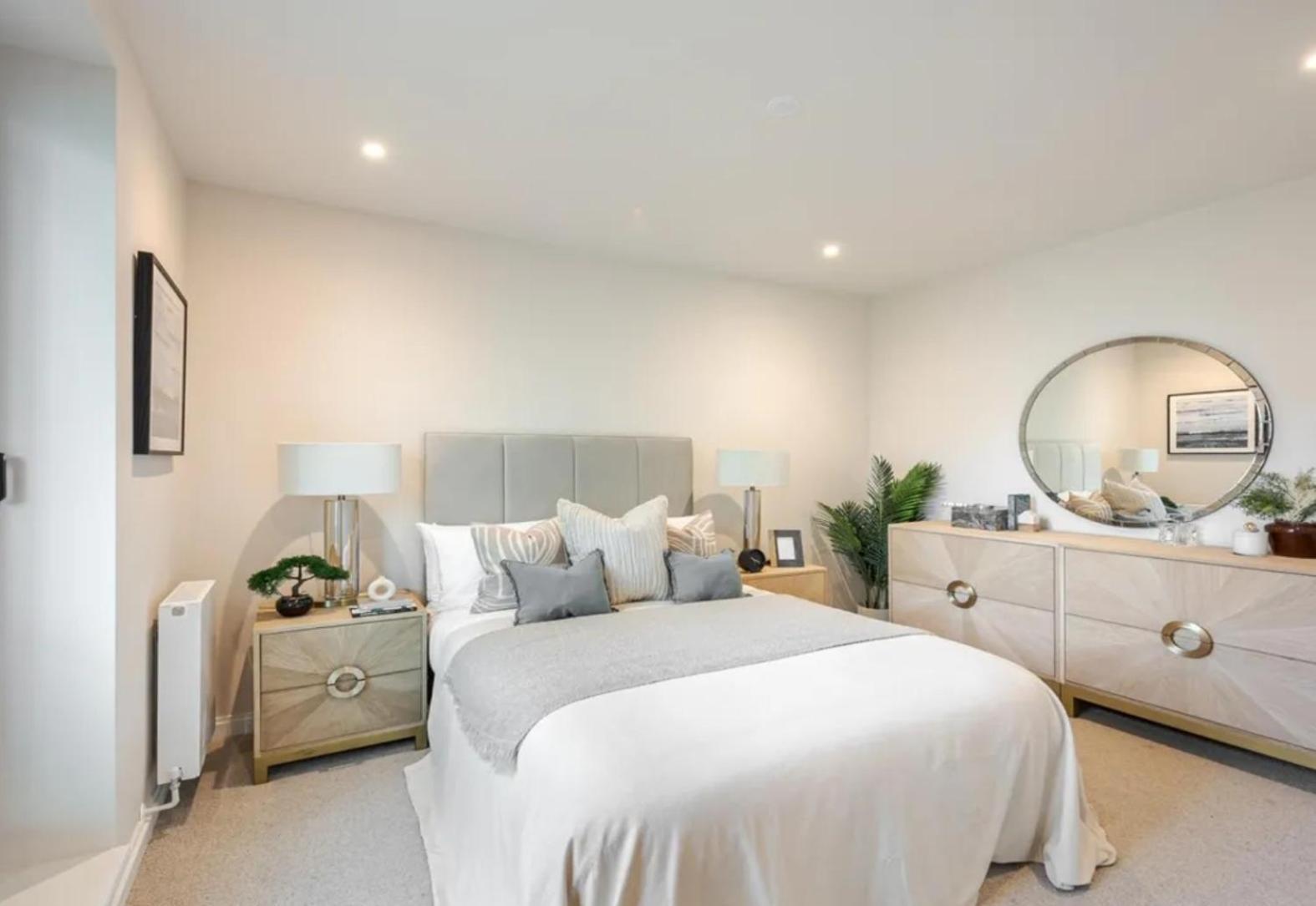 Kings Mews Elegance: City Sparrow's Premier 3-bedroom Residences * London