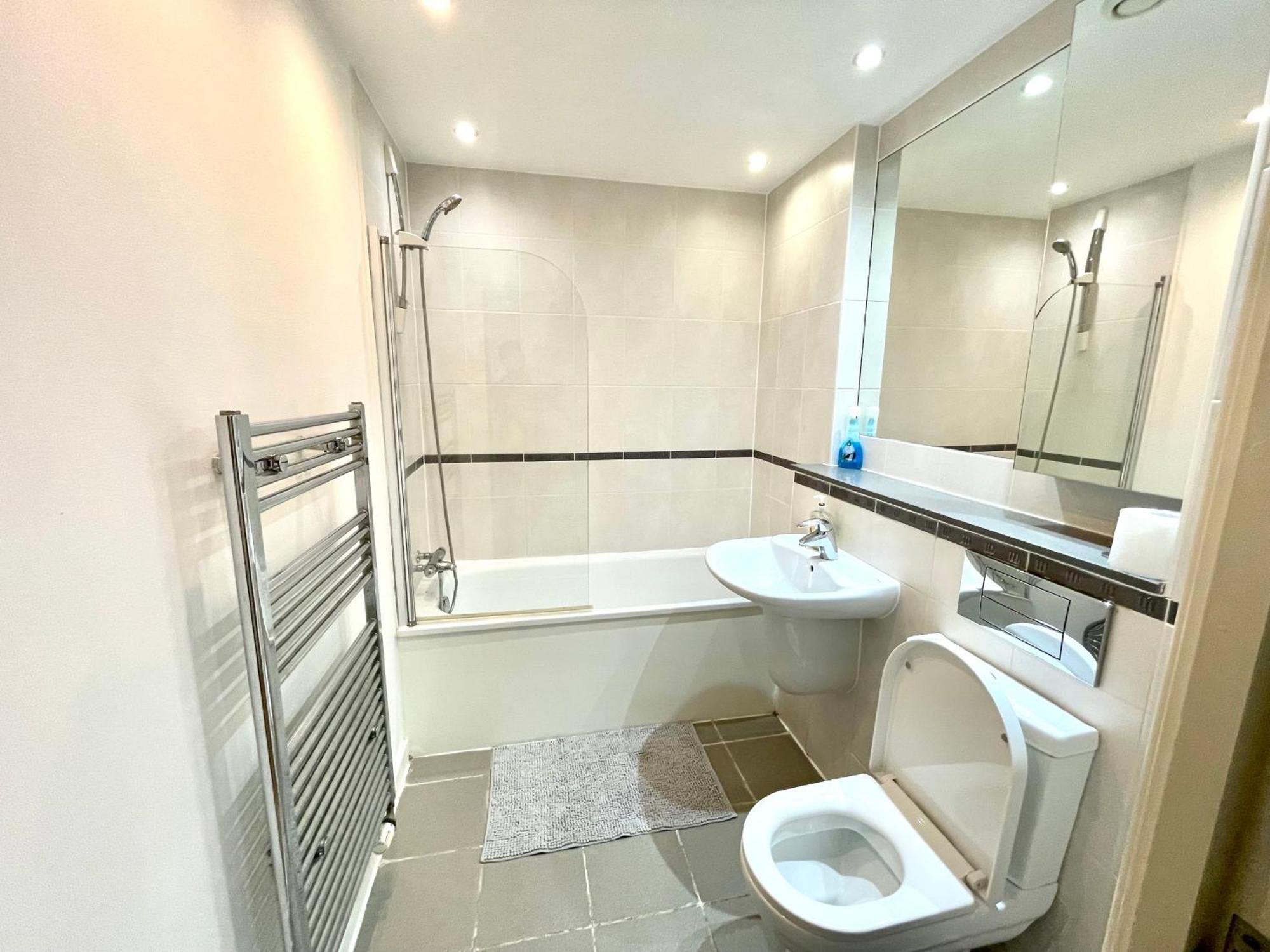 Contractors And Relocation Multiple Apartment London