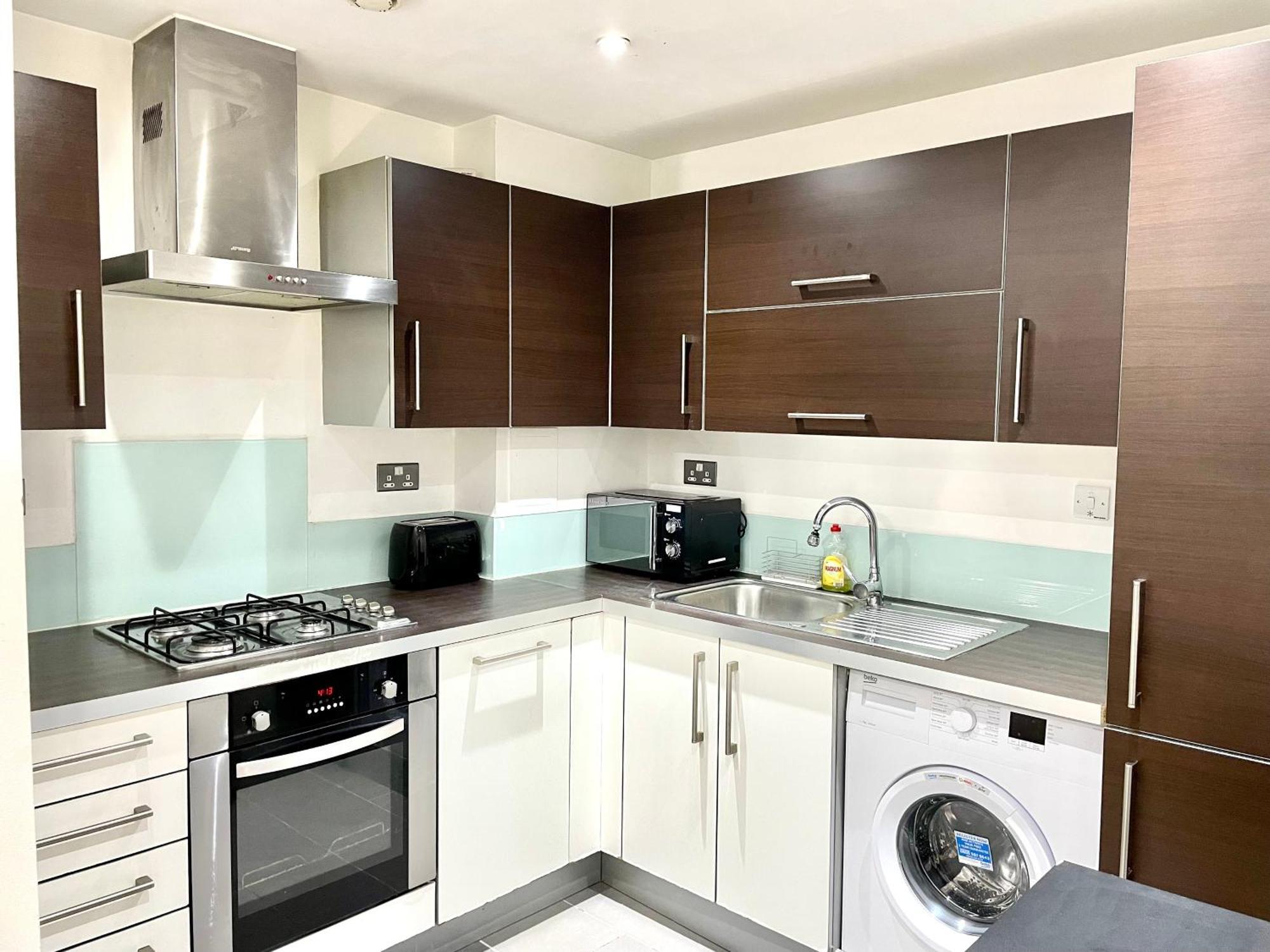 Contractors And Relocation Multiple Apartment *