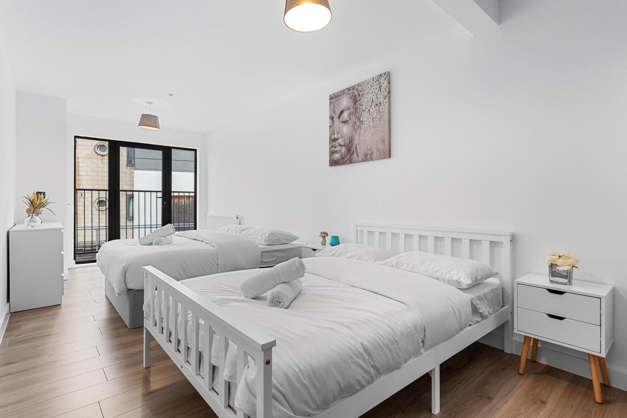 3 Bedroom Sleep12 In Mr2 Apartment London