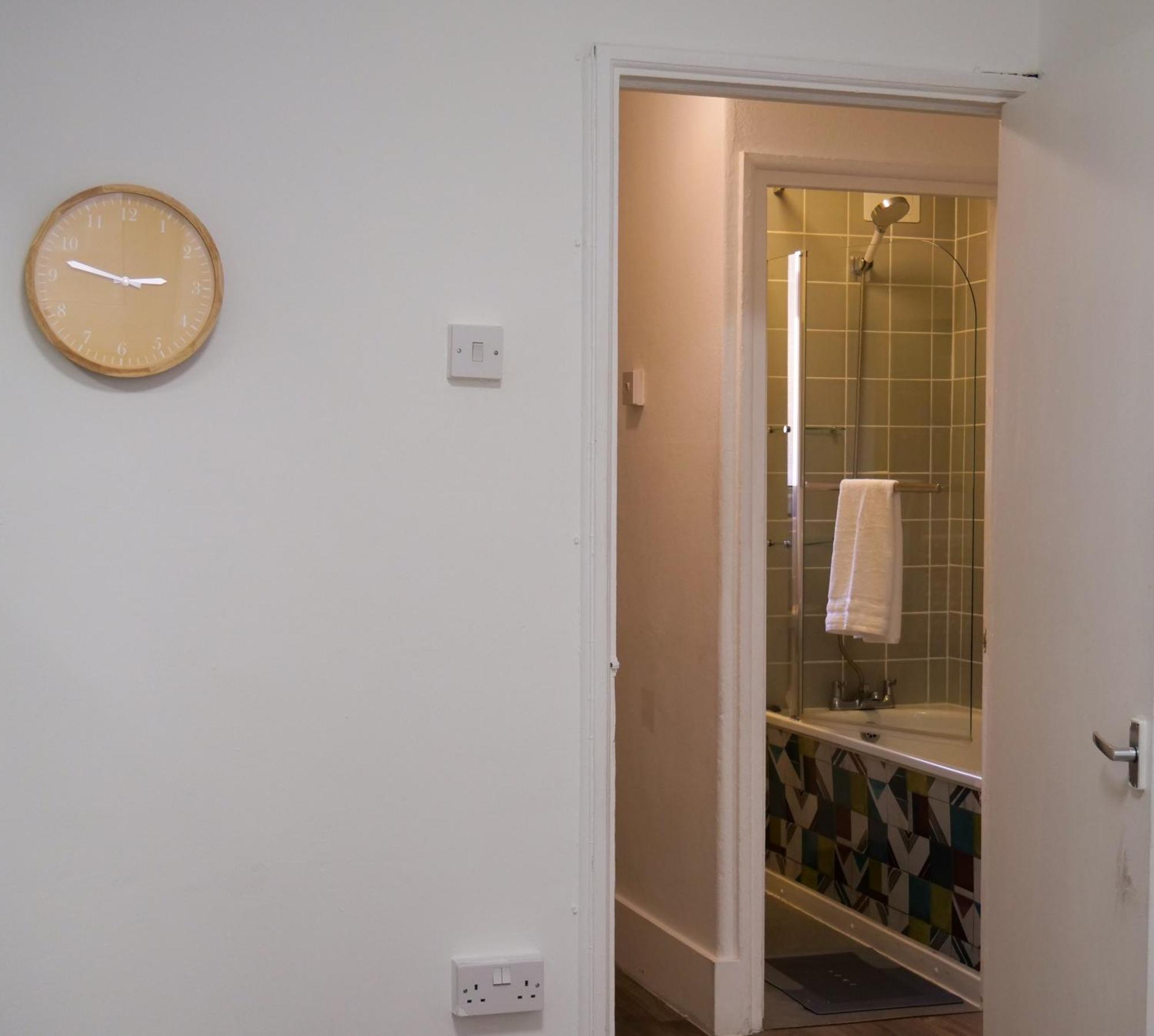 Ground Floor Flat Free Parking Appartement